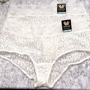 NWT 2 pack of Wacoal Boy Short underwear size large, off white lace waistband